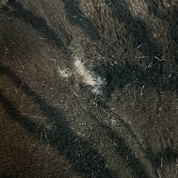 Gallery Woman’s Zebra Print Faux Fur Coat - Size L - Picture 11 of 11